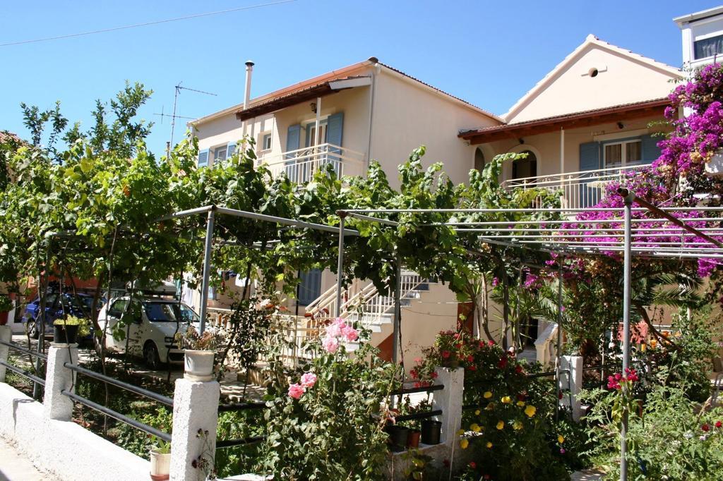 Panayota Apartments Kassiopi Exterior foto